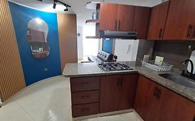 Apartaestudio equipado, parking y workspace