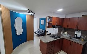 Apartaestudio equipado, parking y workspace